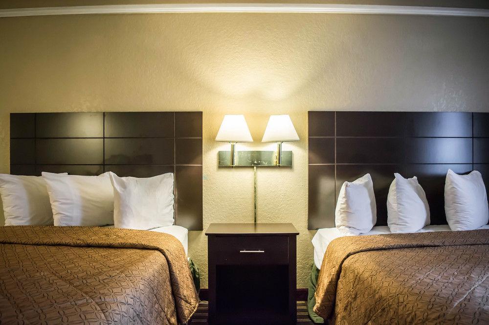 Rodeway Inn Near Ybor City - Casino Tampa Esterno foto