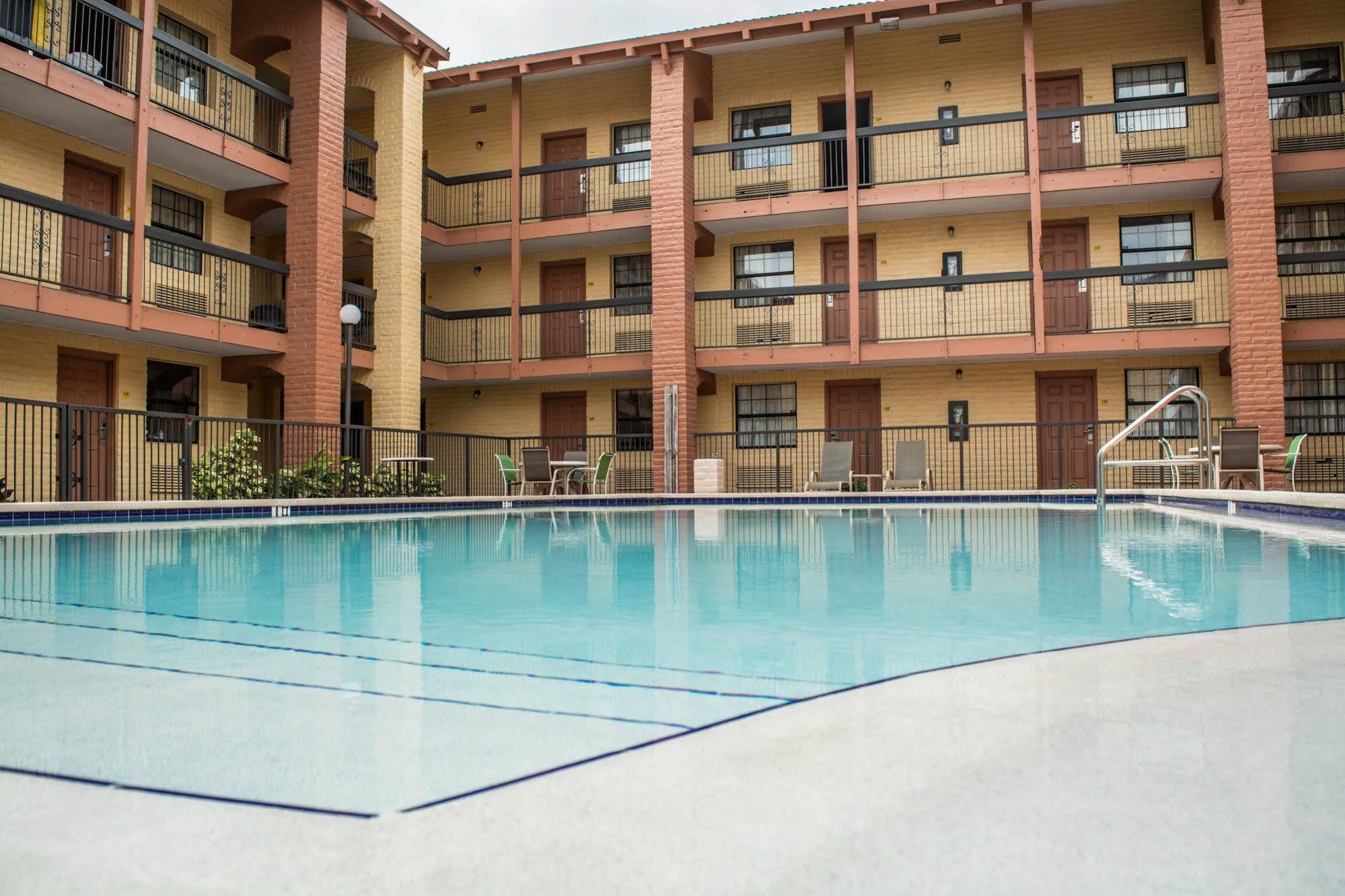 Rodeway Inn Near Ybor City - Casino Tampa Esterno foto